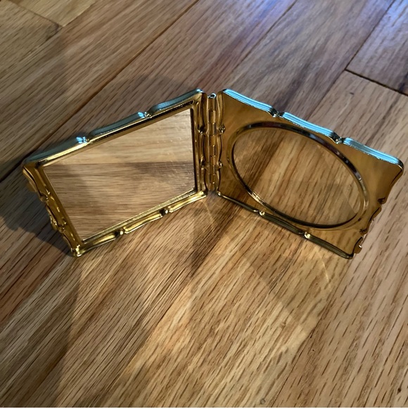 NIB Vintage KINGSLEY Compact folding Mirror
Plain & Magnifying - Picture 5 of 12